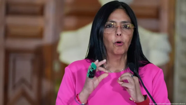 Trump le pide a Delcy Rodríguez «acceso total» al petróleo