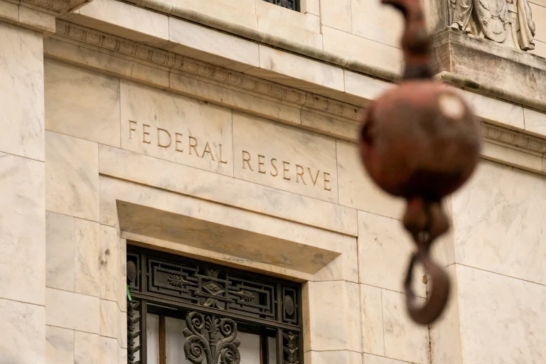 Crece la ansiedad de los inversores ante una pelea decisiva por la independencia de la Fed