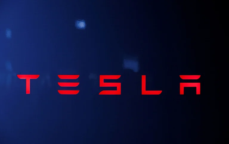 Tesla invierte u$s 2.000 millones en xAI de Musk y reafirma la producción del Cybercab