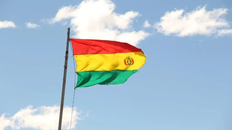 Bolivia prevé sumar hasta €11.000 millones de deuda externa pese a rozar el 70% del PIB