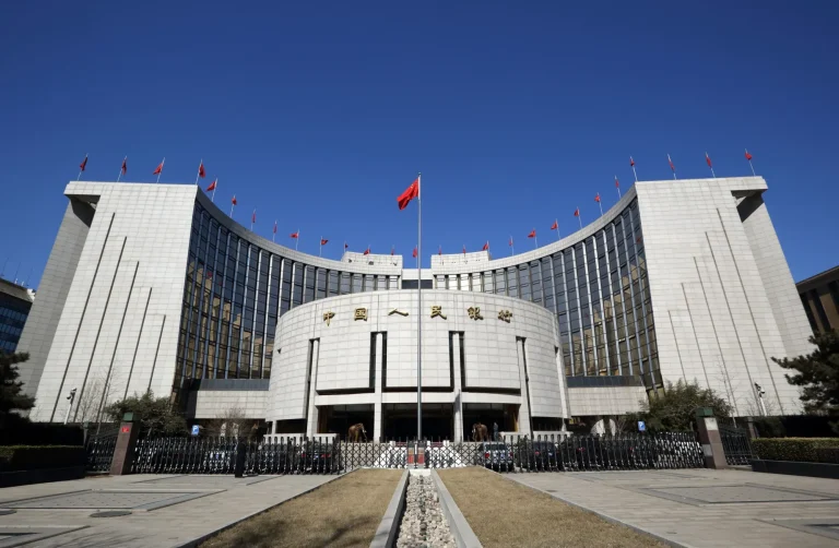 China insta a los bancos a reducir su exposición a los bonos del Tesoro de EE.UU.