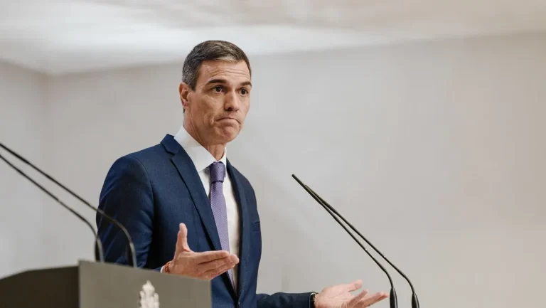 Sánchez de España capitaliza su postura anti-Trump y pone a prueba los lazos con EE.UU.