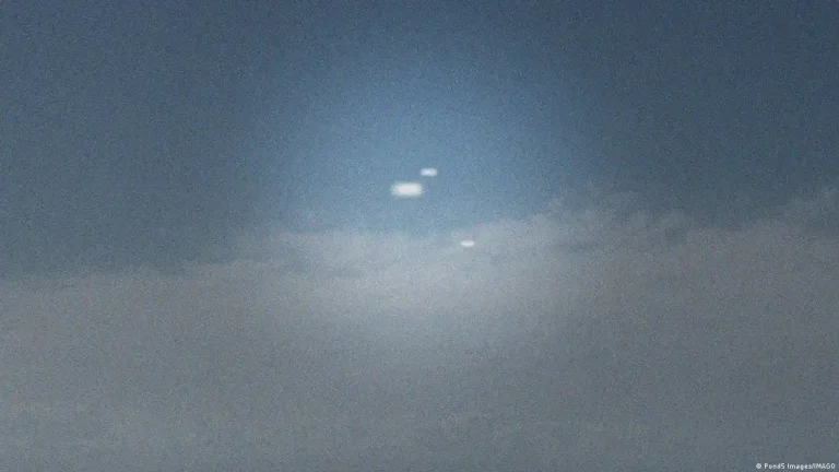 Trump ordena desclasificar archivos sobre extraterrestres