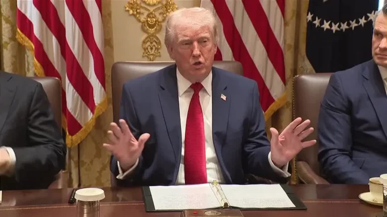 Trump extiende hasta abril el plazo para atacar las plantas energéticas de Irán