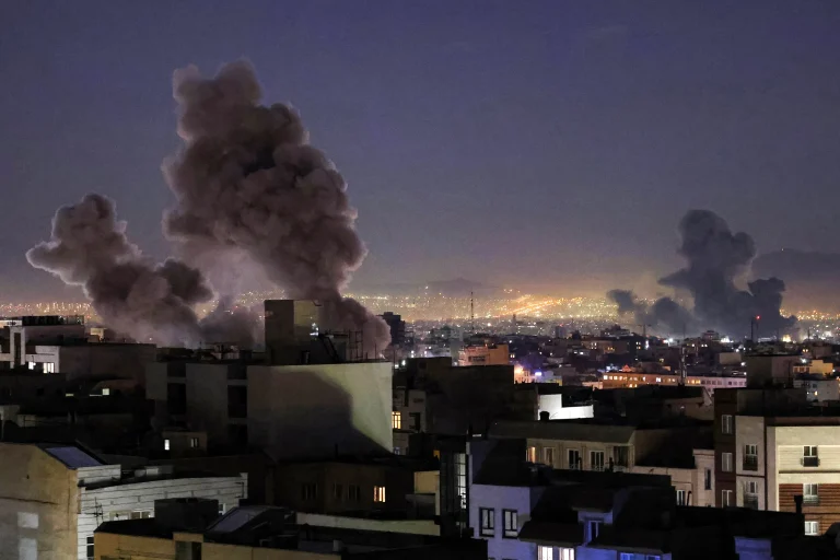 Kuwait informa la caída de varios cazas de EE.UU. mientras se agrava el conflicto en el Golfo