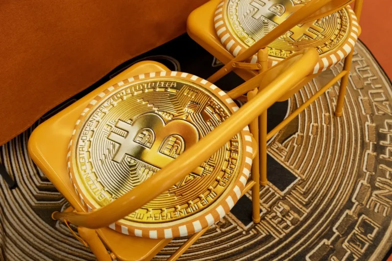Bitcoin recorta tras rozar máximos de 12 semanas en medio de tensión con Irán