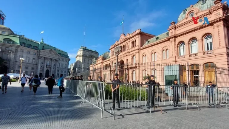 Gobierno de Milei bloquea acceso de prensa a la Casa Rosada