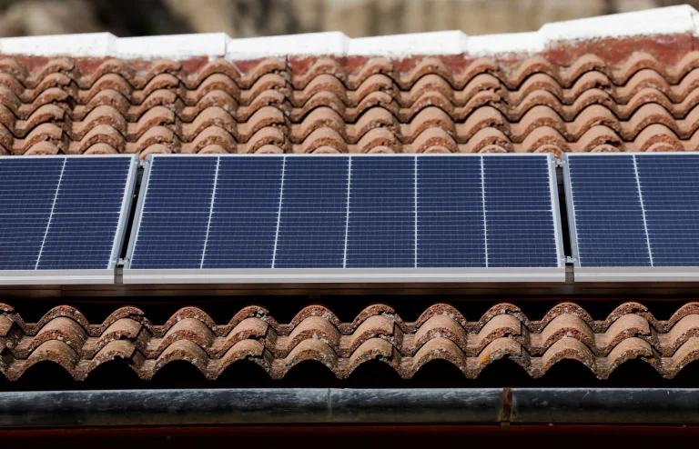 La guerra con Irán impulsa la demanda de paneles solares en Europa para reducir costos energéticos