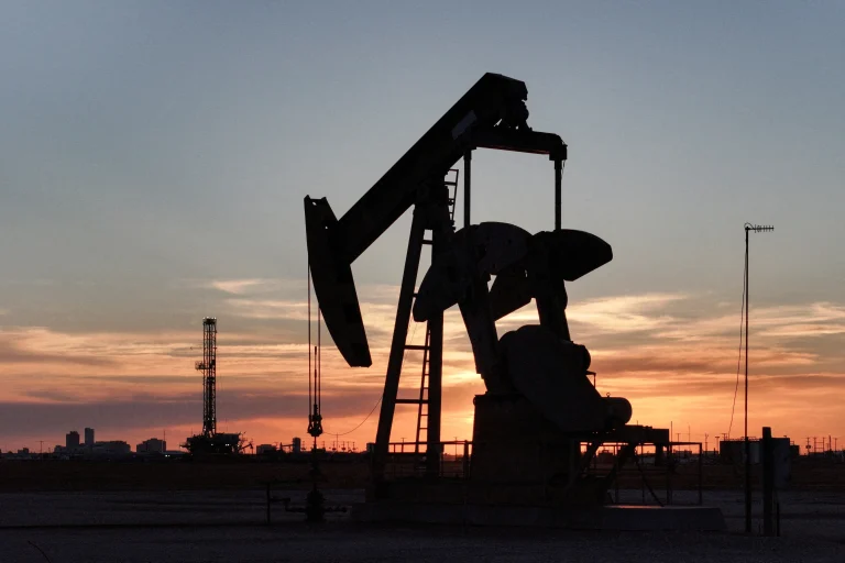 El petróleo sube por la falta de avances en las conversaciones entre EE.UU. e Irán