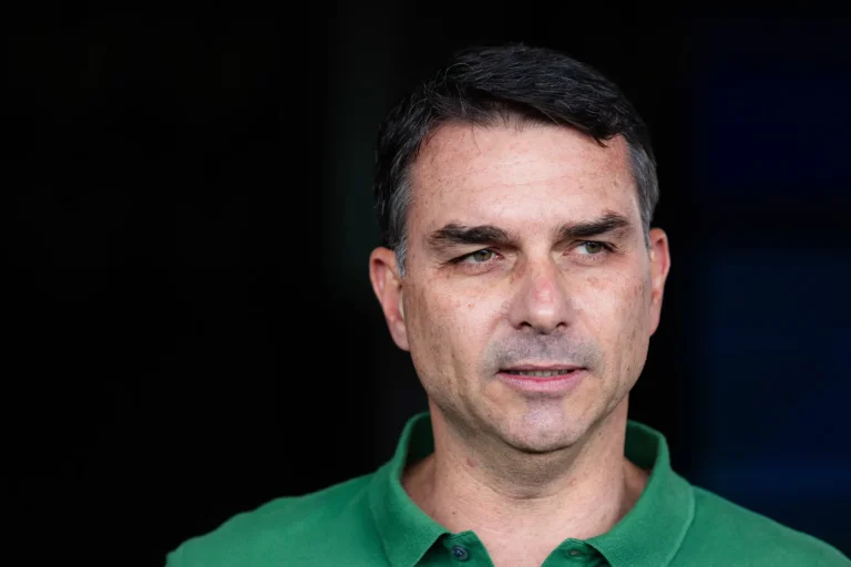 Los vínculos de Bolsonaro con el CEO de Banco Master sacuden la carrera presidencial en Brasil