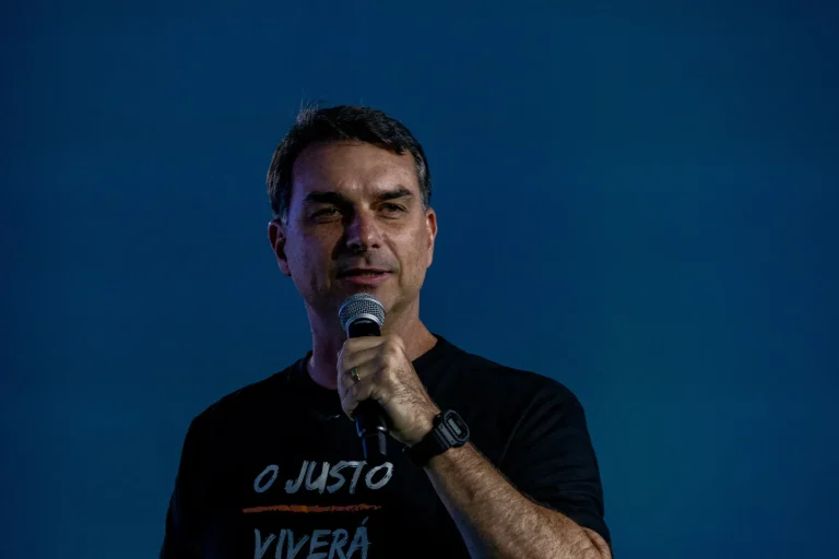 Trump se reunió con el candidato brasileño Flávio Bolsonaro en la Casa Blanca