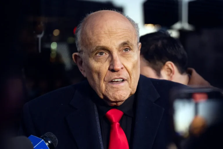 Rudy Giuliani, exalcalde de Nueva York, en estado crítico tras ser hospitalizado en Florida, según Trump
