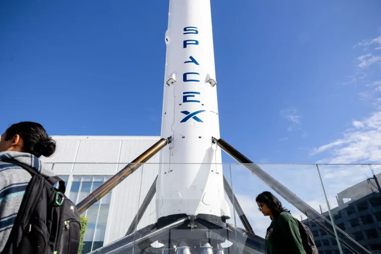 SpaceX prepara la mayor IPO de la historia y Wall Street ya se pelea por el negocio