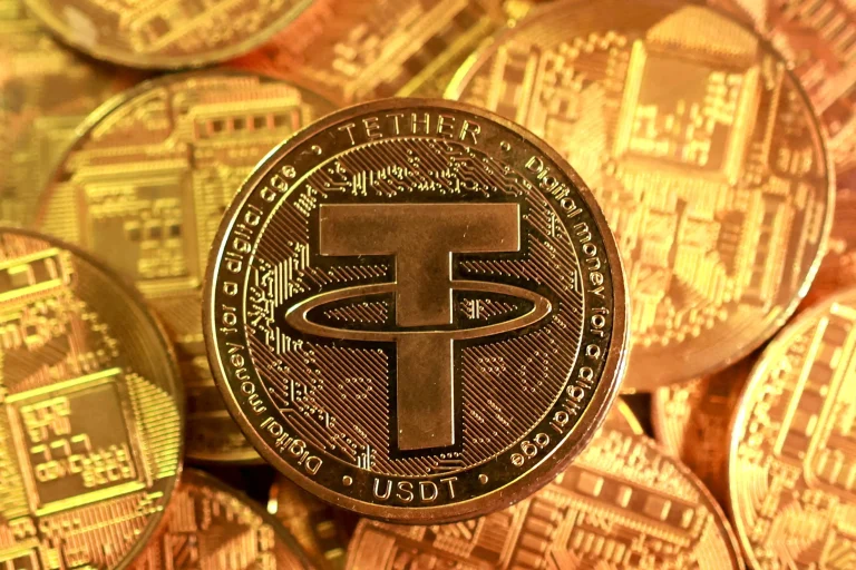 El lado oscuro del imperio cripto de Trump: miles de millones iraníes circularon por redes ligadas a sus socios