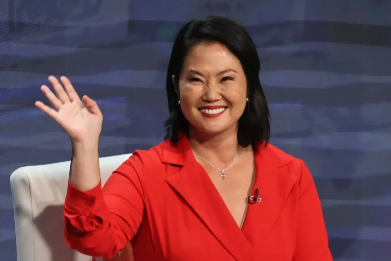 Fujimori toma una ligera ventaja en el tramo final de la segunda vuelta en perú