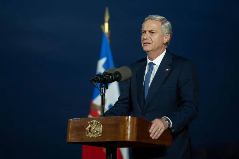 Kast anuncia «lista negra» de vándalos y siete fuerzas de tarea contra el crimen organizado en Chile