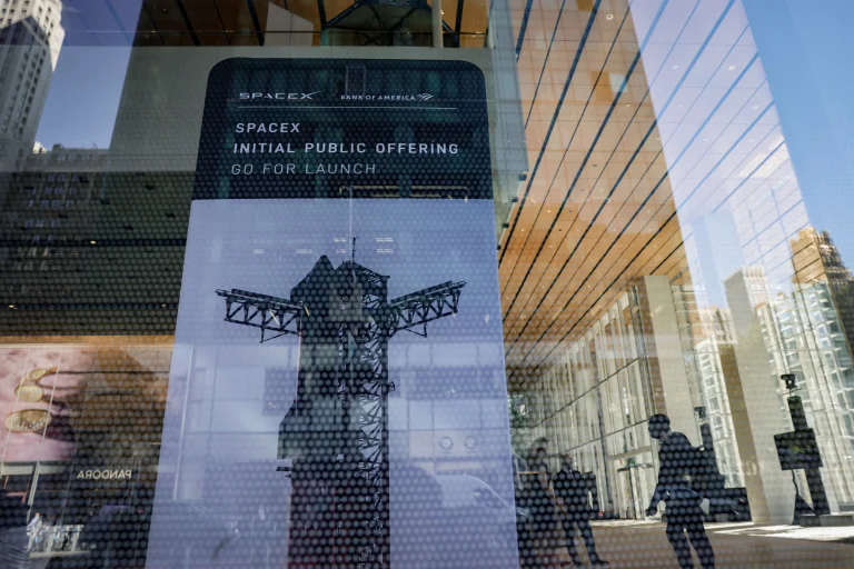 Guía para inversores minoristas ante la salida a bolsa de Spacex