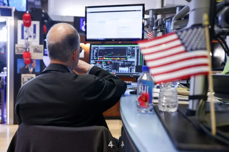 La racha semanal del S&P 500 corre riesgo mientras se profundiza la caída de inteligencia artificial