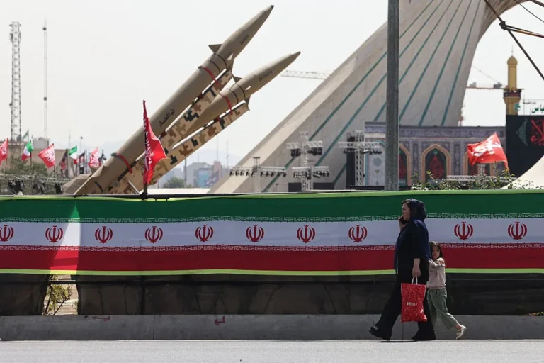 Cede la tensión entre EEUU e Irán: se frenan los ataques, cae el petróleo y mejoran los mercados