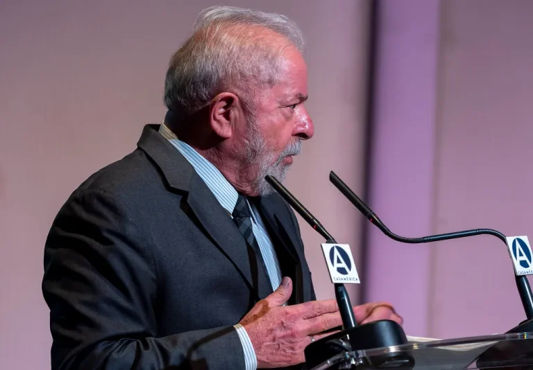 Lula confirma su candidatura y buscará un cuarto mandato en Brasil en una elección cada vez más polarizada